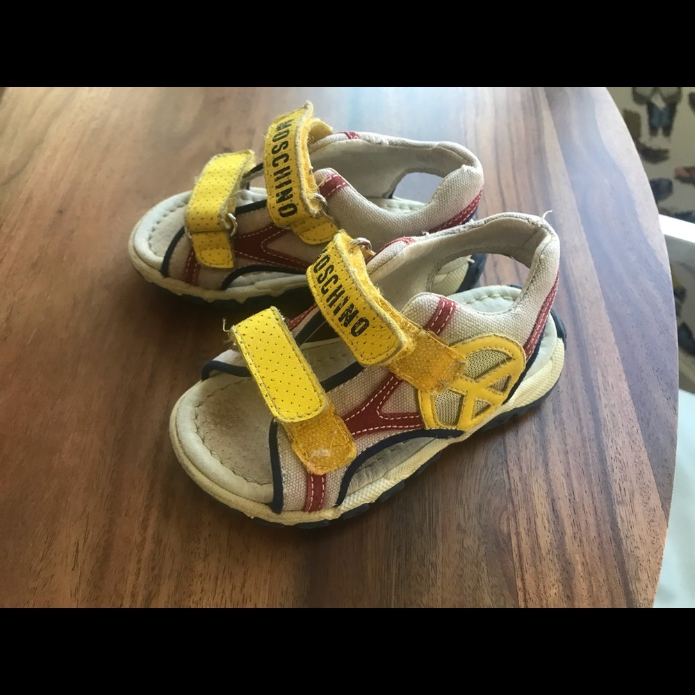 Moschino toddler sandals size 24